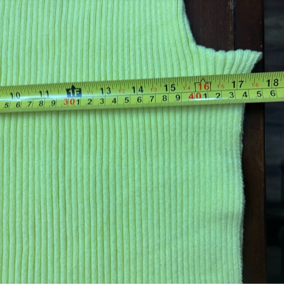 Pink rose, butter  yellow, small, trapped, oversized rib, wide sleeve sweater - Picture 3 of 7